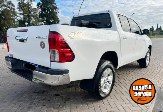 Camionetas - Toyota HILUX 2.8 SR 4X4 2019 Diesel  - En Venta