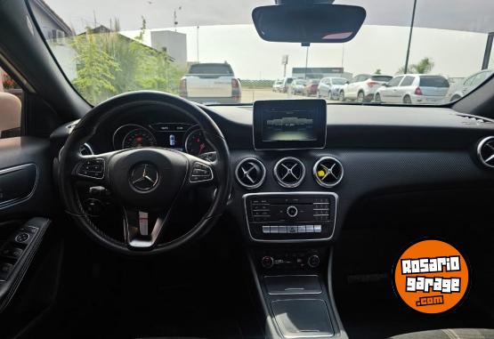 Autos - Mercedes Benz A200 Urban 2018 Nafta 71000Km - En Venta