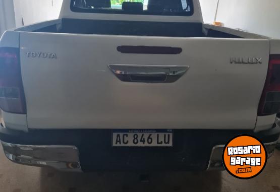 Camionetas - Toyota SR 2.8 DC 4x4 2017 Diesel 230000Km - En Venta