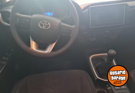 Camionetas - Toyota SR 2.8 DC 4x4 2017 Diesel 230000Km - En Venta