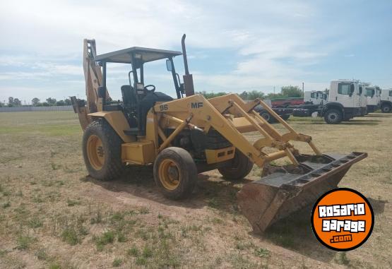 Camiones y Gras - PALA Y RETRO MASSEY Y FERGUSON - En Venta