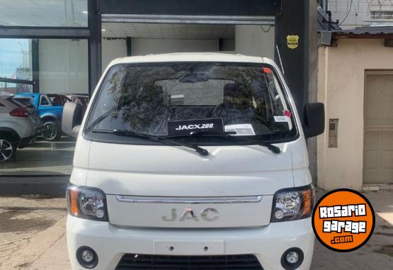 Camiones y Gras - JAC X200 CABINA SIMPLE 2.0 DIESEL - En Venta