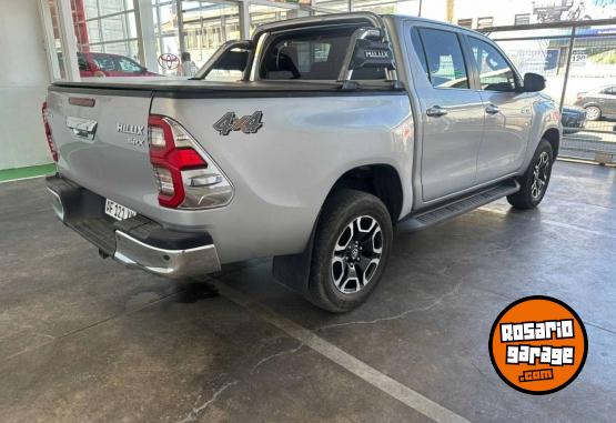 Camionetas - Toyota HILUX 4X4 DC SRX 2.8 TDI 2022 Diesel 57000Km - En Venta