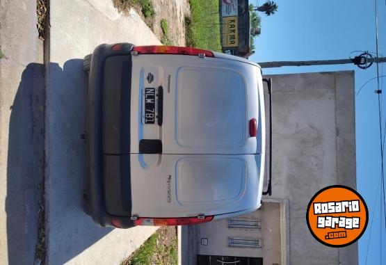 Utilitarios - Renault Kangoo 2014 GNC 315000Km - En Venta