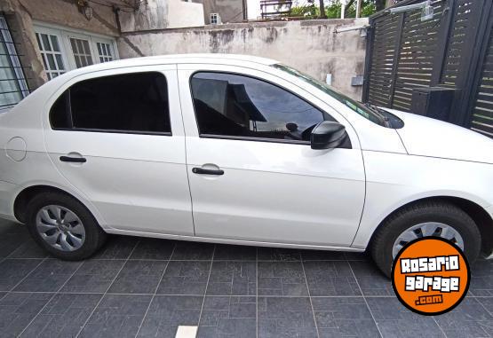 Autos - Volkswagen Voyage Trendline 2015 Nafta 80000Km - En Venta