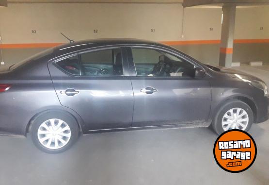 Autos - Nissan Versa 2016 GNC 150000Km - En Venta