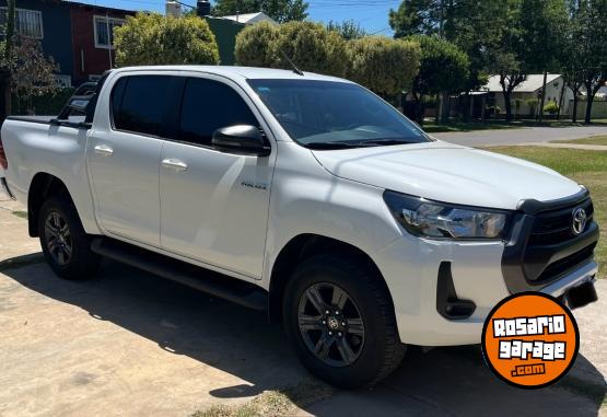 Camionetas - Toyota Hilux 2023 Diesel 50000Km - En Venta