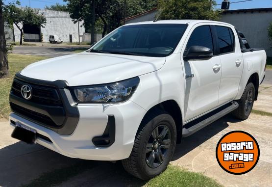 Camionetas - Toyota Hilux 2023 Diesel 50000Km - En Venta