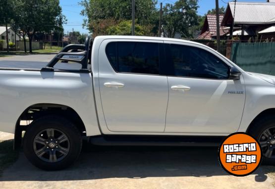 Camionetas - Toyota Hilux 2023 Diesel 50000Km - En Venta