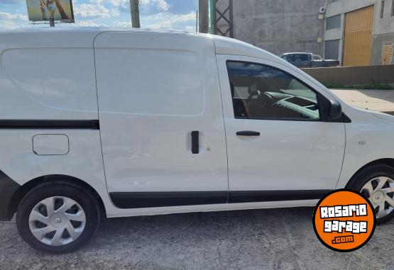 Utilitarios - Renault Kangoo 2021 Nafta 18573Km - En Venta