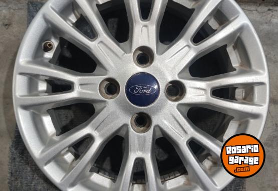 Accesorios para Autos - 1 Llanta 15" Ford Ecosport IMPECABLE $135.000. NO BAJO PRECIO. - En Venta