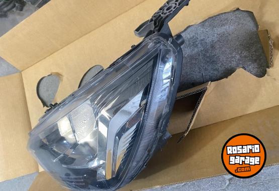 Accesorios para Autos - Optica delantera izquierda peugeot 208 2021 ( usada) - En Venta