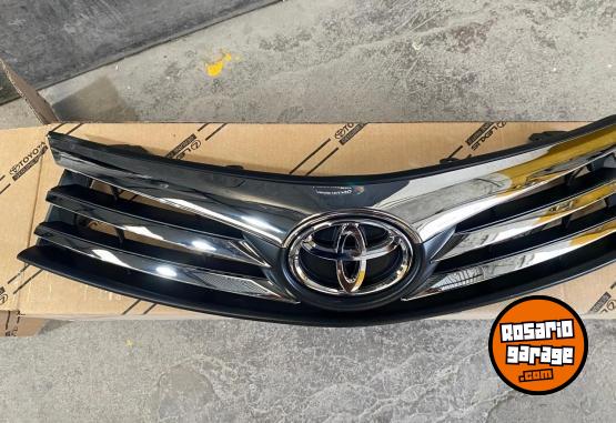 Accesorios para Autos - Parrila Central Toyota Corolla 2019 - En Venta