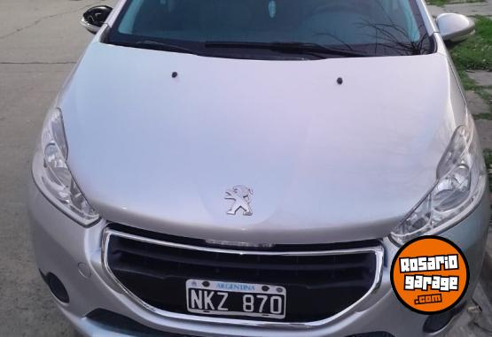 Autos - Peugeot 208 Active 2014 Nafta 130000Km - En Venta