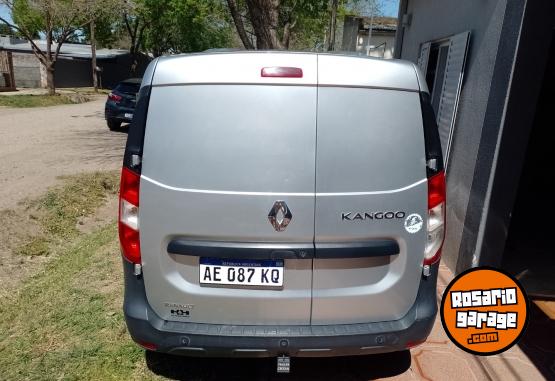 Utilitarios - Renault Kangoo 2021 Diesel 96000Km - En Venta