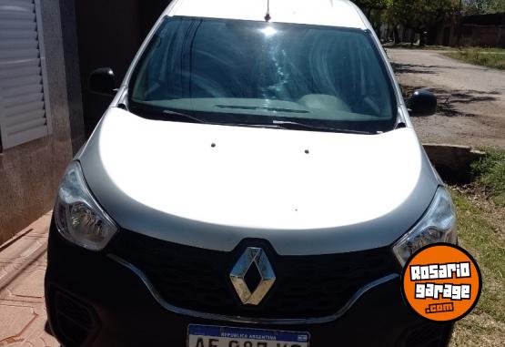 Utilitarios - Renault Kangoo 2021 Diesel 96000Km - En Venta