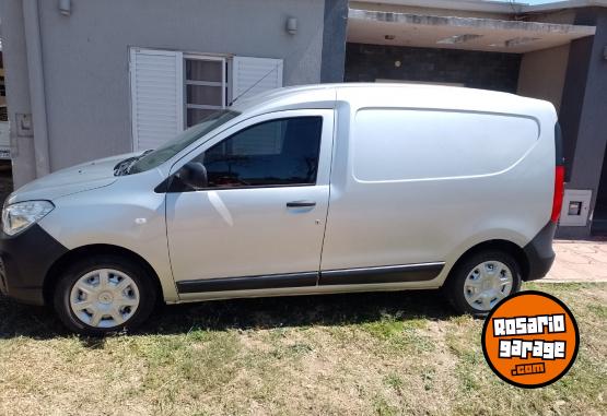 Utilitarios - Renault Kangoo 2021 Diesel 96000Km - En Venta