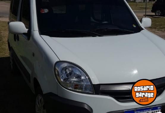 Utilitarios - Renault Kangoo 2018 GNC 147000Km - En Venta