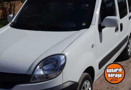 Utilitarios - Renault Kangoo 2018 GNC 147000Km - En Venta