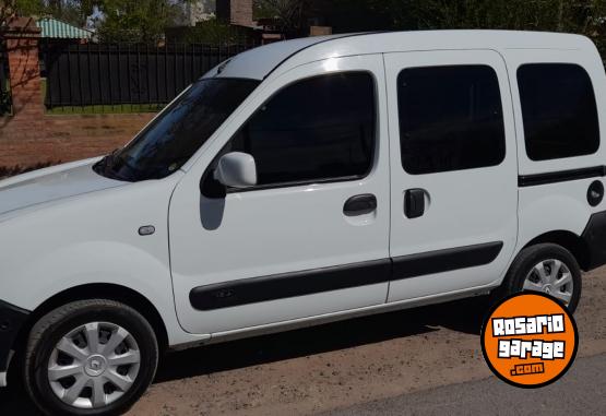 Utilitarios - Renault Kangoo 2018 GNC 147000Km - En Venta