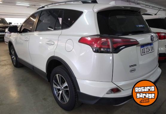 Autos - Toyota RAV 4 VX 4x2 2018 Nafta 100800Km - En Venta