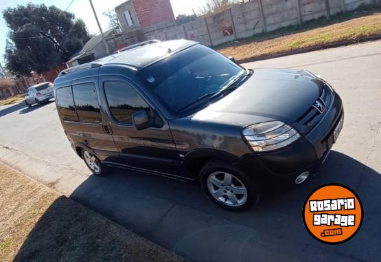 Utilitarios - Peugeot Partner patagnica 2011 GNC 245000Km - En Venta