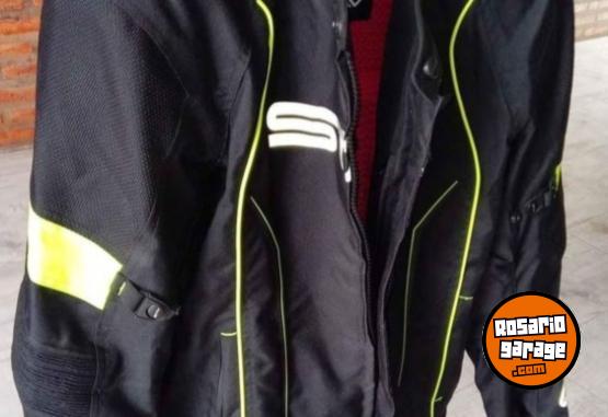 Indumentaria - Vendo campera moto de hombre con protecciones - En Venta