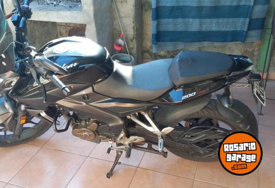 Motos - Bajaj Rouser 200ns 2014 Nafta 24000Km - En Venta