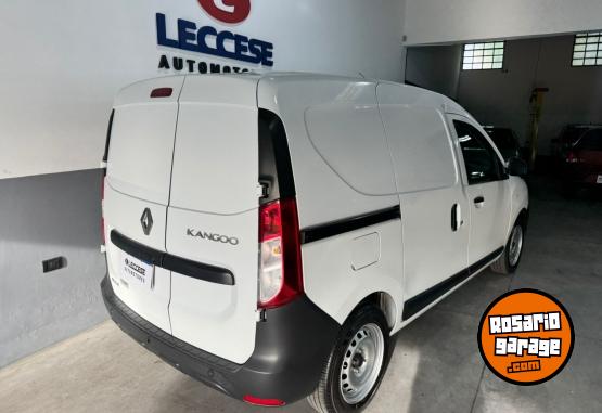 Utilitarios - Renault Kangoo 2020 Nafta 102000Km - En Venta