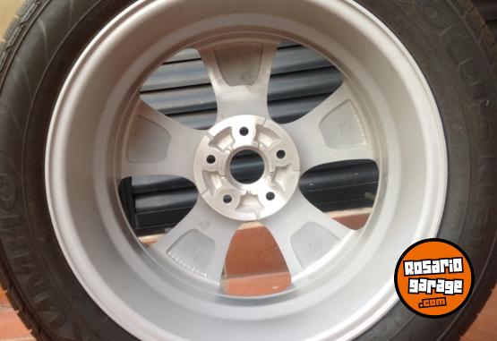 Accesorios para Autos - Cubierta + Llanta Kumho 235/55 R18 Nuevo sin uso $500.000 - En Venta