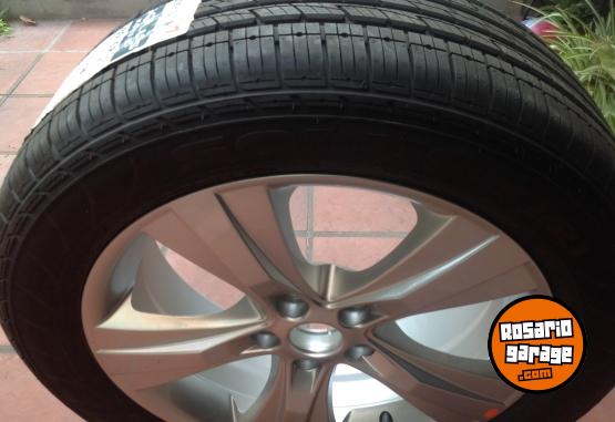 Accesorios para Autos - Cubierta + Llanta Kumho 235/55 R18 Nuevo sin uso $500.000 - En Venta