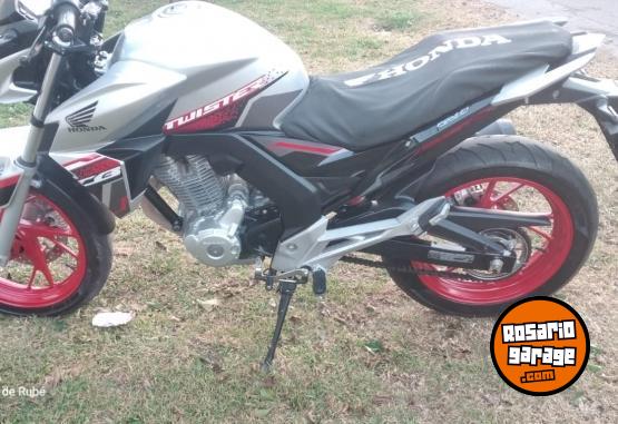 Motos - Honda Honda Twister 250 cc 2022 Nafta 6000Km - En Venta