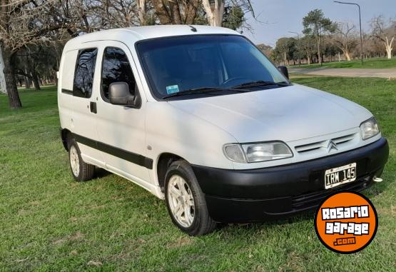 Utilitarios - Citroen berlingo partner 2011 Diesel 250000Km - En Venta