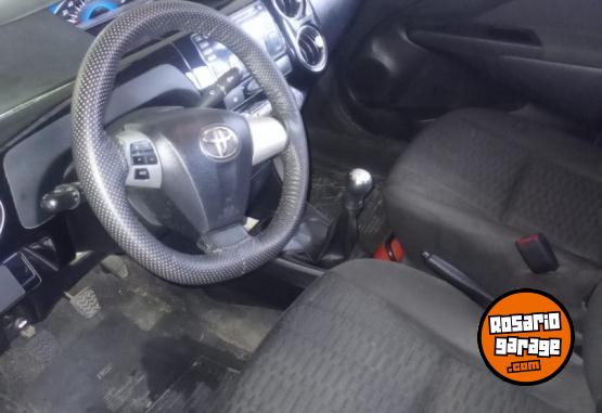 Autos - Toyota ETIOS 2014 Nafta 118600Km - En Venta