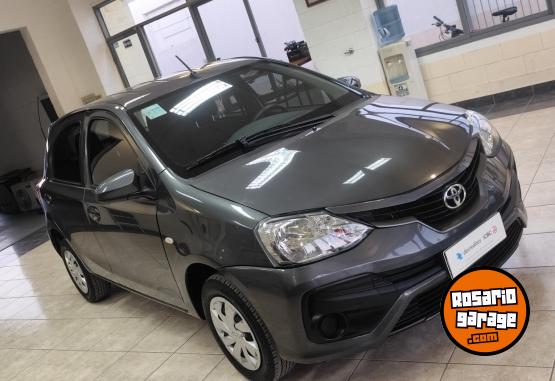 Autos - Toyota ETIOS X 2022 Nafta 73153Km - En Venta