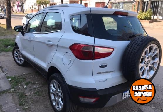 Autos - Ford EcoSport Titanium 2017 Nafta 110000Km - En Venta