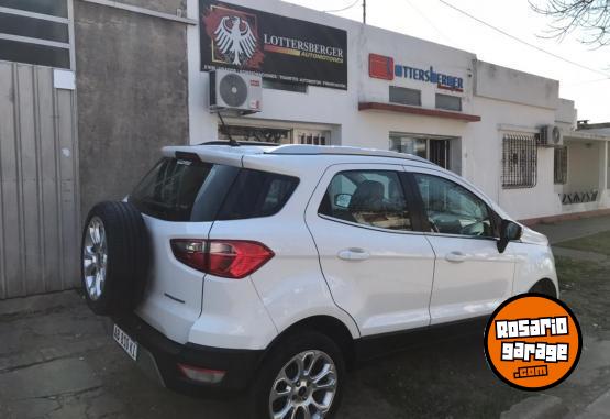 Autos - Ford EcoSport Titanium 2017 Nafta 110000Km - En Venta