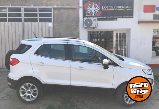 Autos - Ford EcoSport Titanium 2017 Nafta 110000Km - En Venta