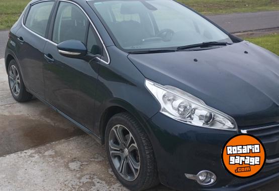 Autos - Peugeot 208 fellini 2014 Nafta 147000Km - En Venta