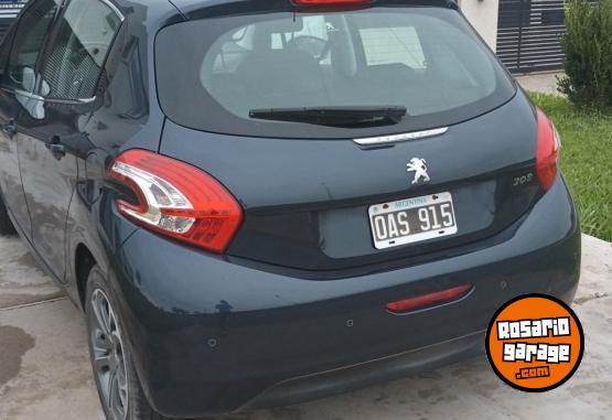 Autos - Peugeot 208 fellini 2014 Nafta 147000Km - En Venta