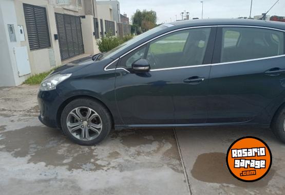 Autos - Peugeot 208 fellini 2014 Nafta 147000Km - En Venta