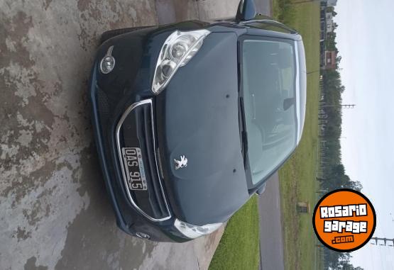 Autos - Peugeot 208 fellini 2014 Nafta 147000Km - En Venta