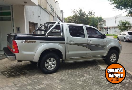 Camionetas - Toyota HILUX SRV 3.0 4X4 2005 Diesel 300000Km - En Venta