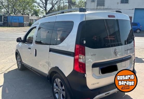 Utilitarios - Renault Kangoo Stepway 2018 Diesel 170000Km - En Venta