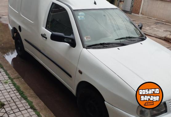 Utilitarios - Volkswagen Caddy 2000 Diesel 200000Km - En Venta