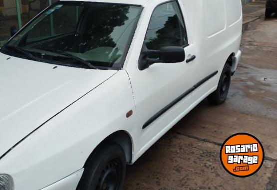 Utilitarios - Volkswagen Caddy 2000 Diesel 200000Km - En Venta