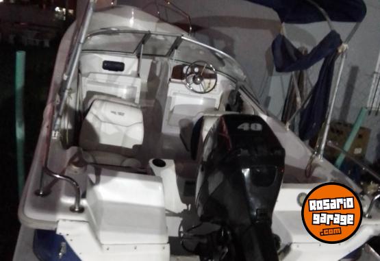 Embarcaciones - Traquet Naval center 520 deportivoa motor suzuki 40 2t - En Venta