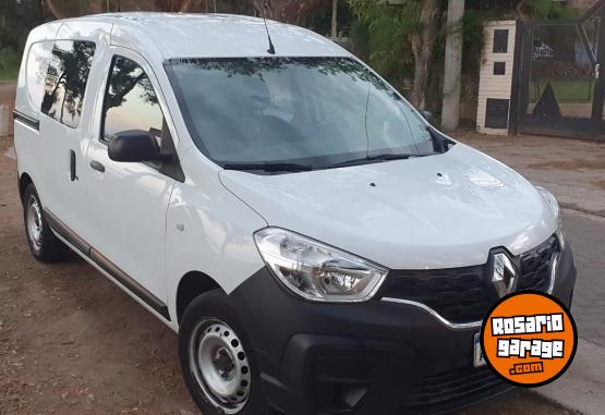 Utilitarios - Renault Kangoo Confort 5As. 114 2020 Nafta 72000Km - En Venta