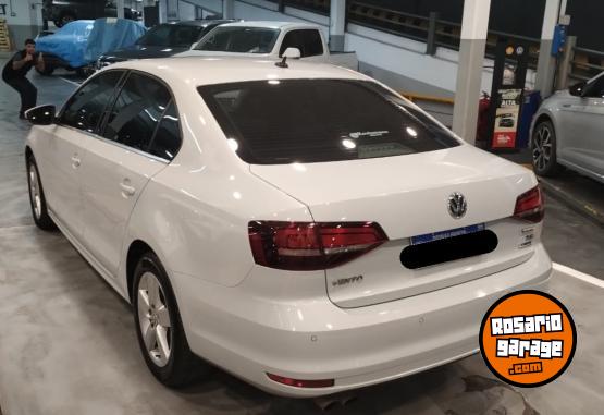 Autos - Volkswagen VENTO 1.4T HIGHLINE AT 2017 Nafta 57000Km - En Venta