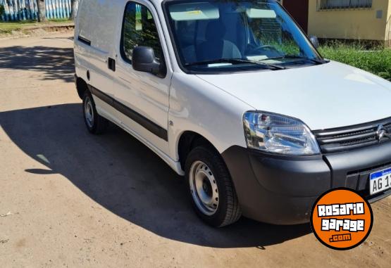 Utilitarios - Citroen Berlingo 2024 Nafta 20000Km - En Venta